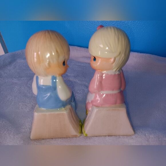 Precious Moments Salt & Pepper Set - Picture 3 of 15